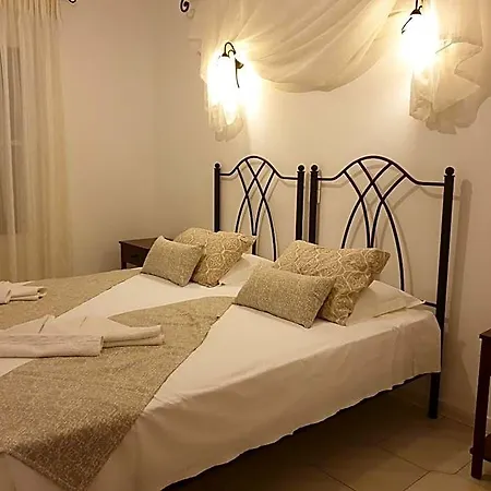 Sifnos Benaki Platis Gialos (Sifnos)