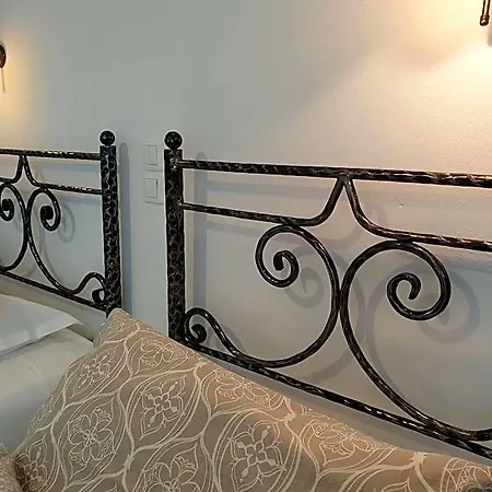 Sifnos Benaki 2*