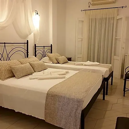 Sifnos Benaki Platis Gialos (Sifnos)