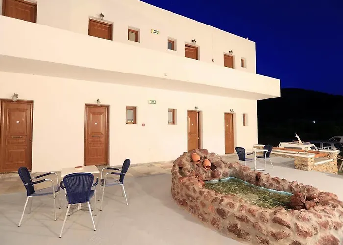 מלון Sifnos Benaki 2*